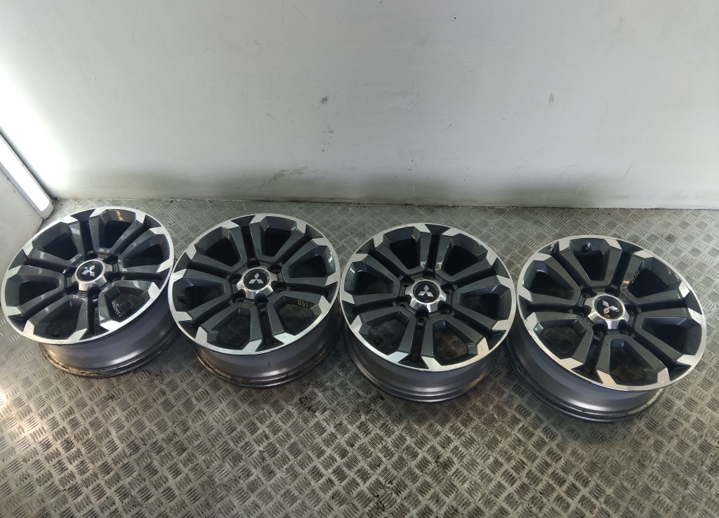 Диски колесные литые 4 шт