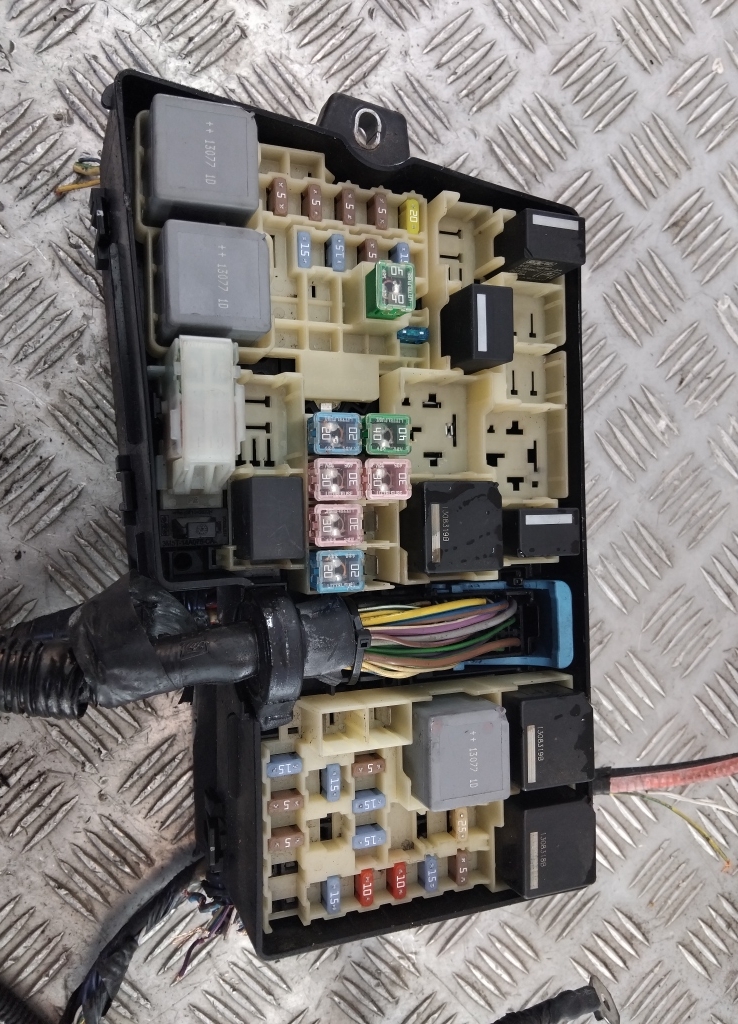 Блок предохранителей