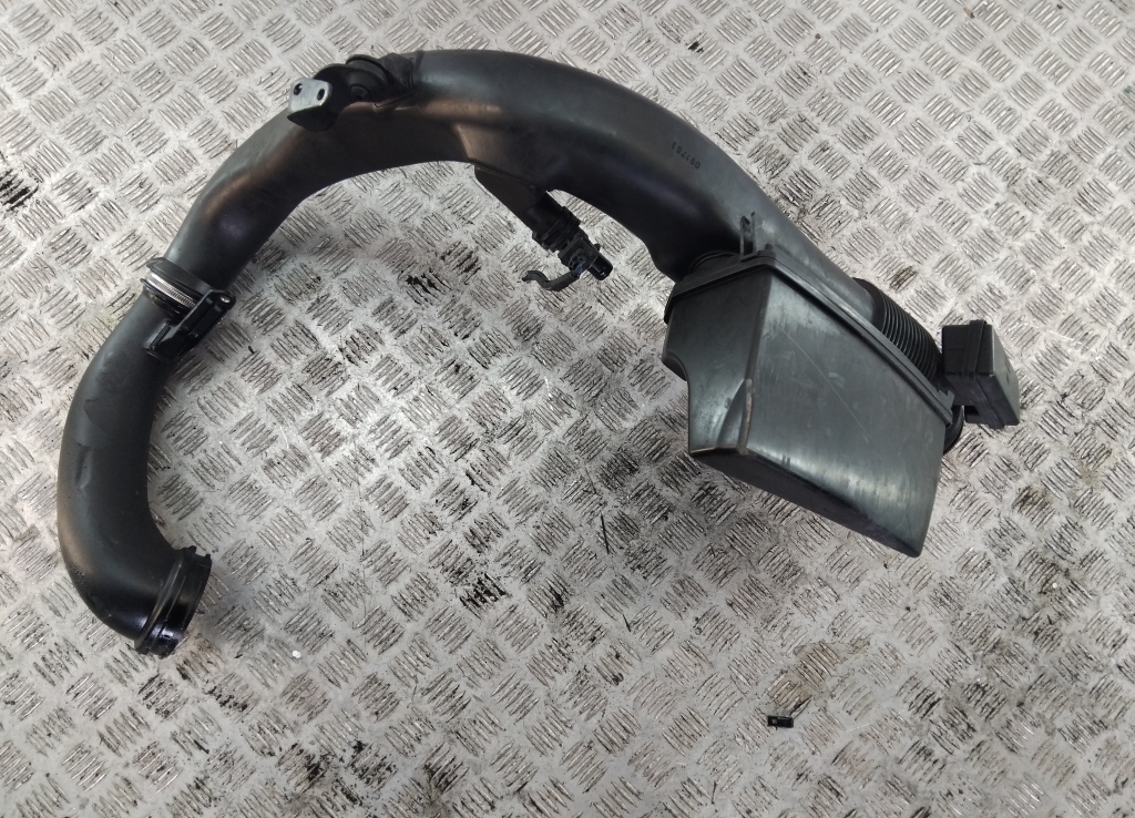 Патрубок воздушного фильтра