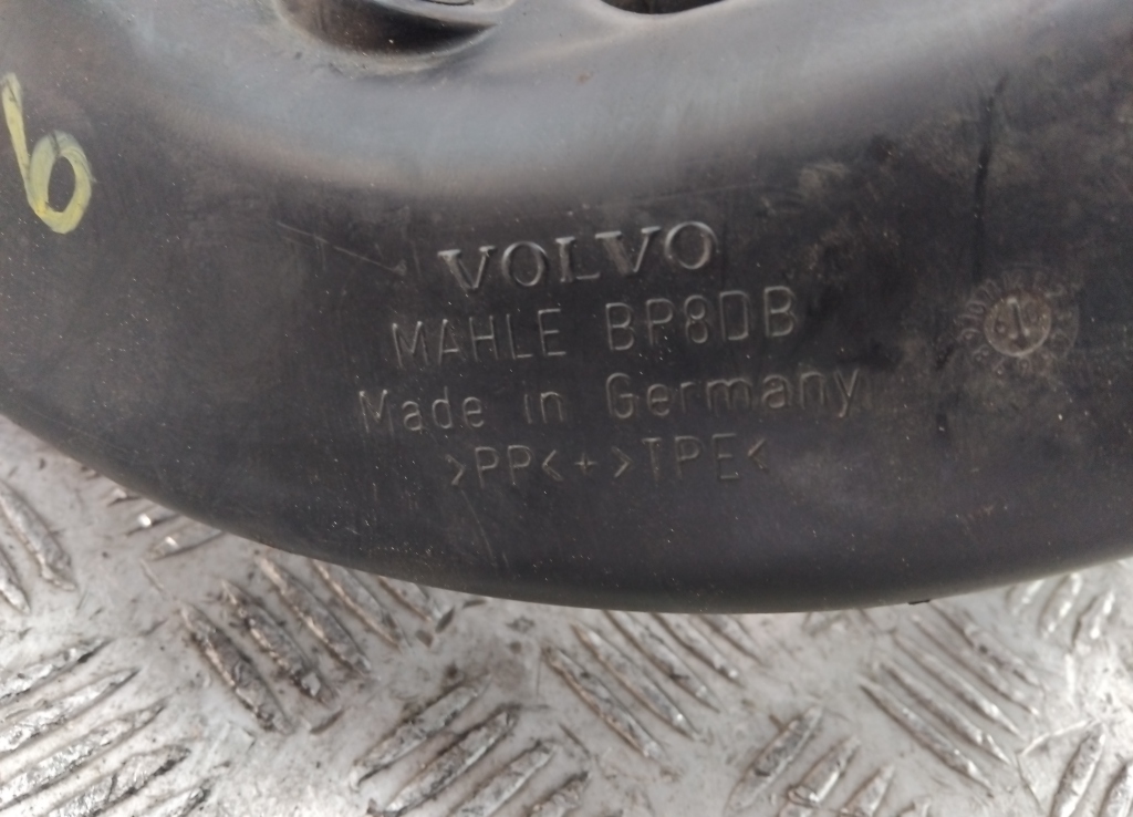 Патрубок воздушного фильтра