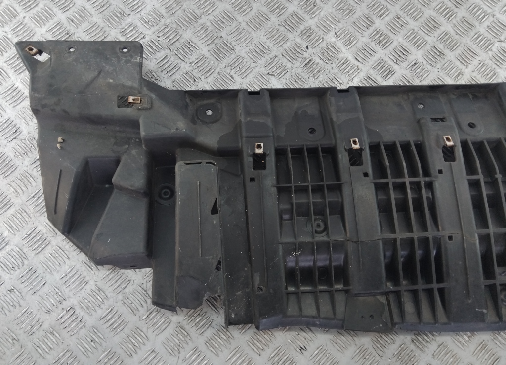 Защита антигравийная