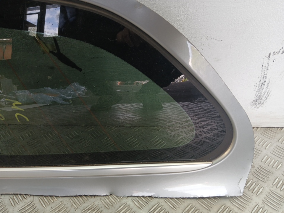 Стекло кузовное глухое левое