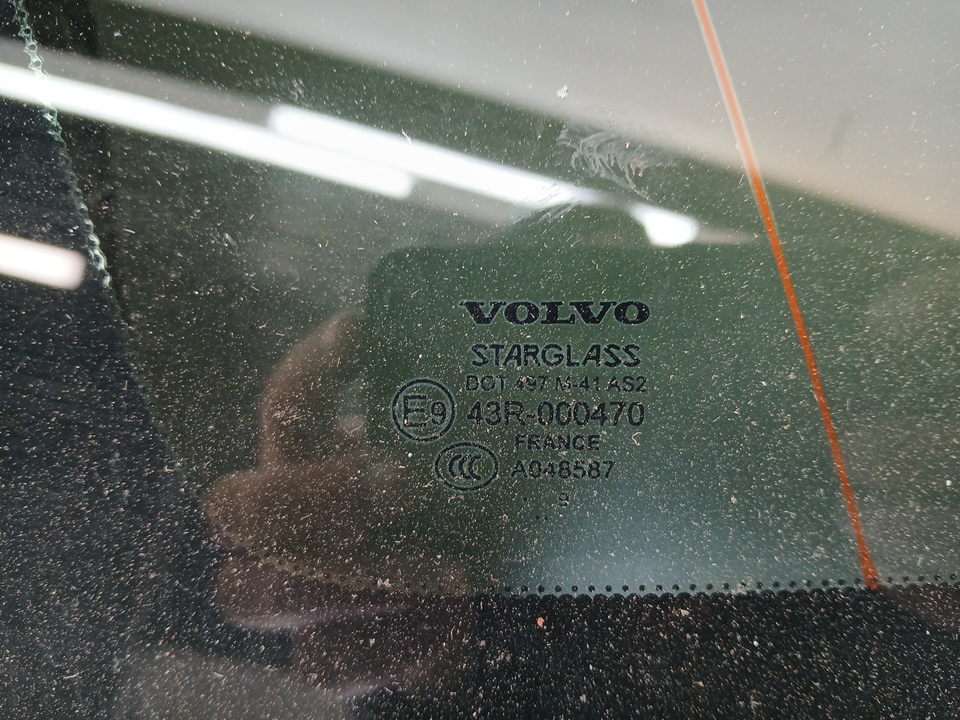 Стекло кузовное глухое левое