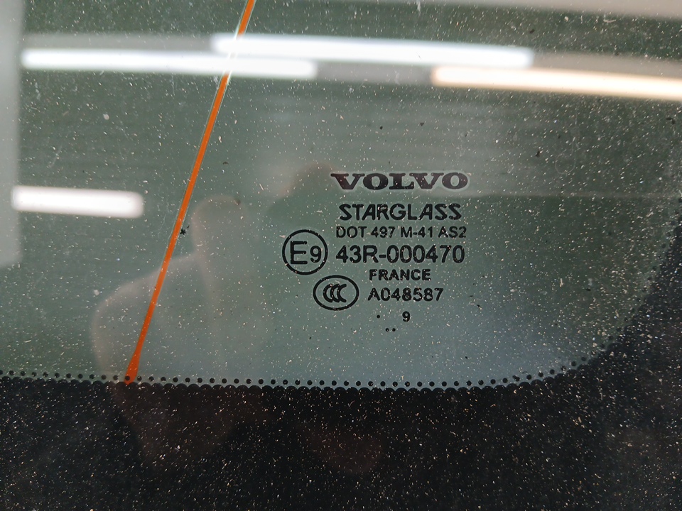 Стекло кузовное глухое правое