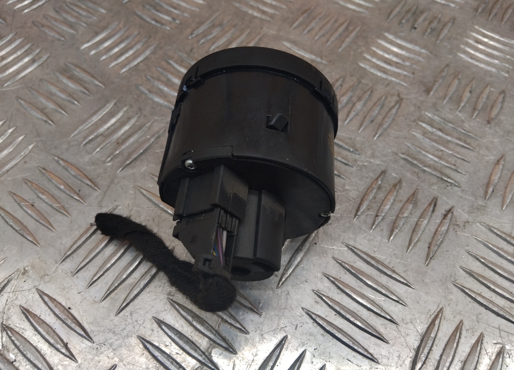 Переключатель света фар