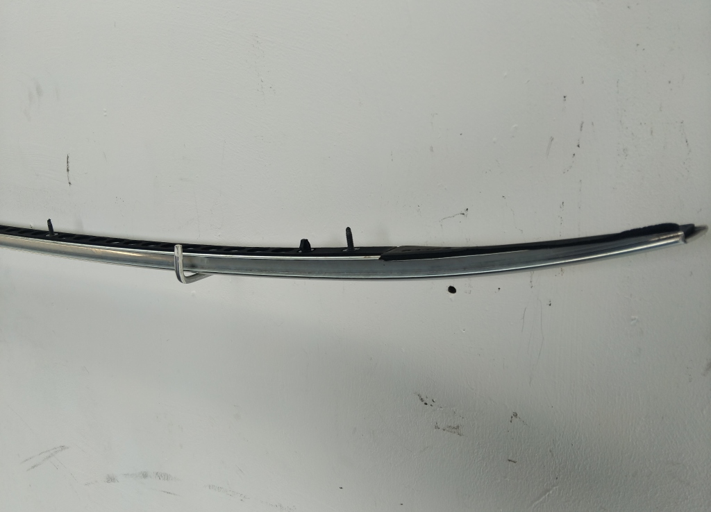 Рейлинг (релинг) левый (планка на крышу)