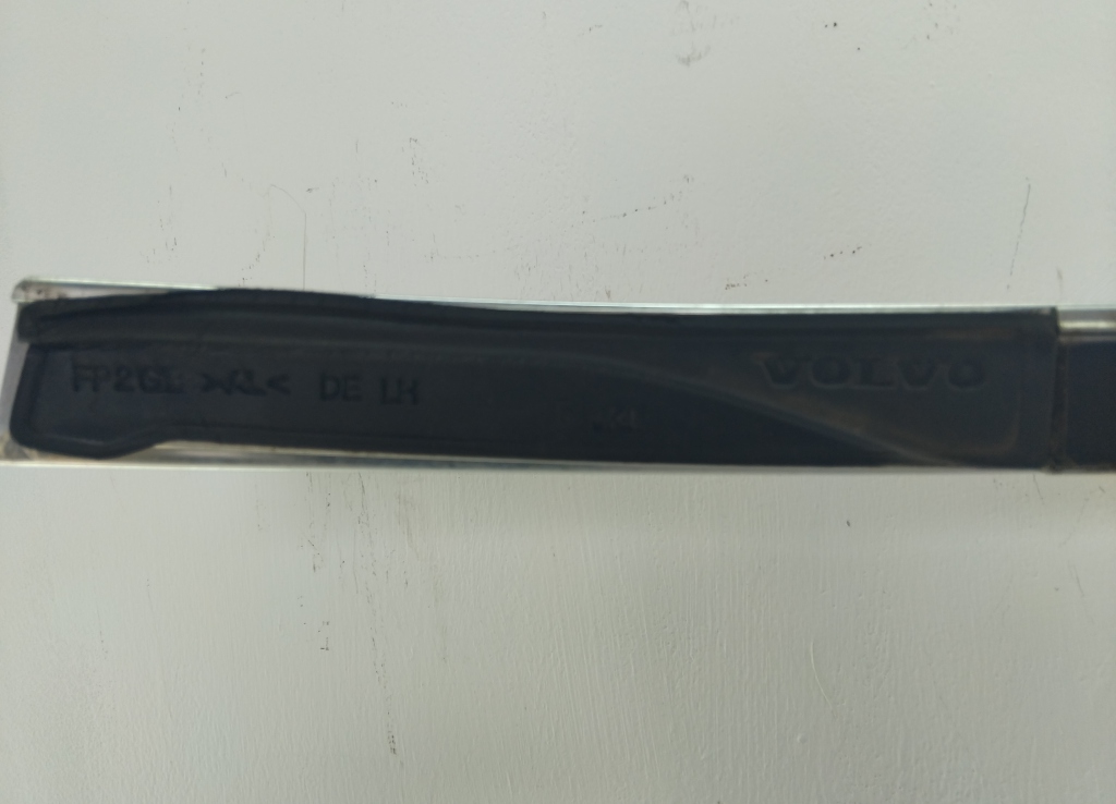 Рейлинг (релинг) левый (планка на крышу)