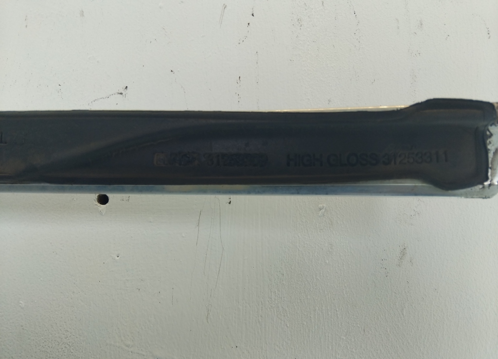 Рейлинг (релинг) левый (планка на крышу)