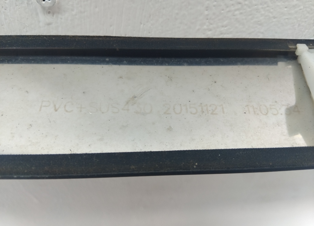 Молдинг крыши левый