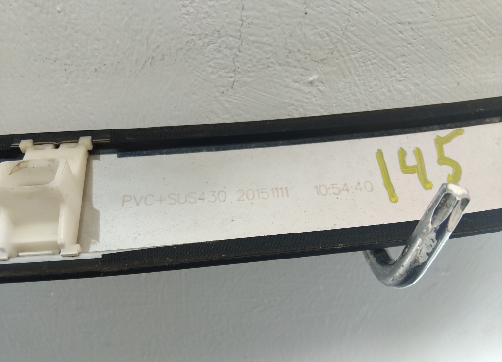 Молдинг крыши правый