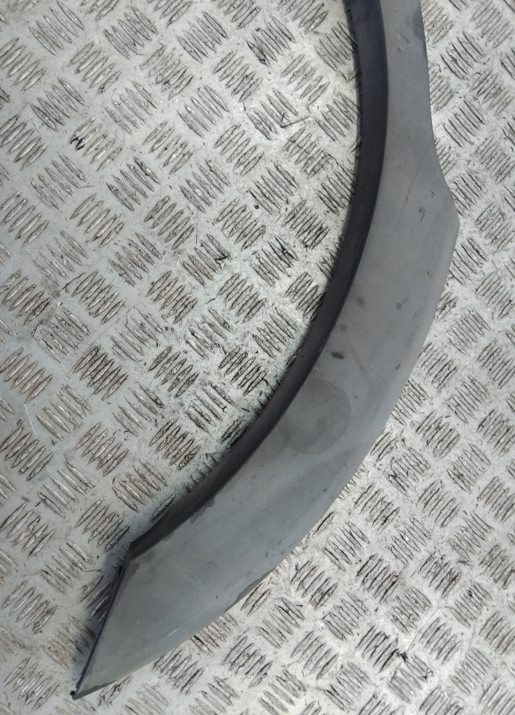 Накладка заднего крыла левого