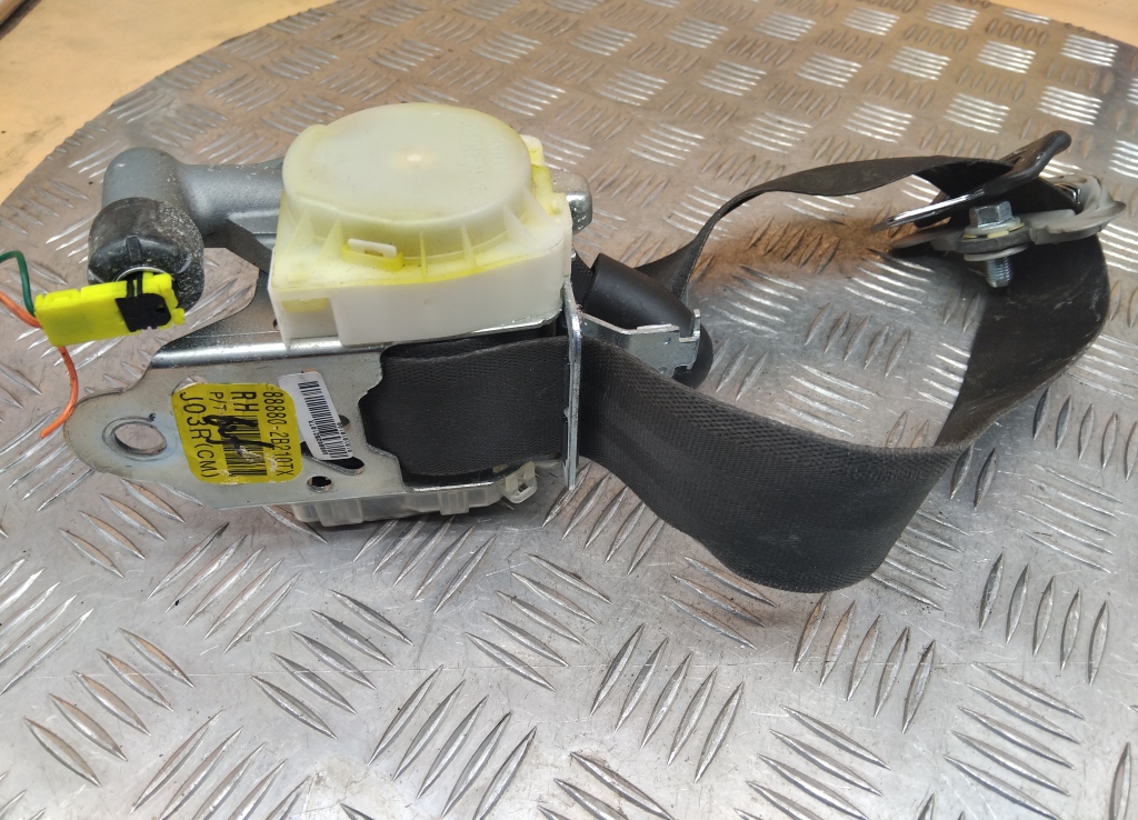 Ремень безопасности с пиропатроном