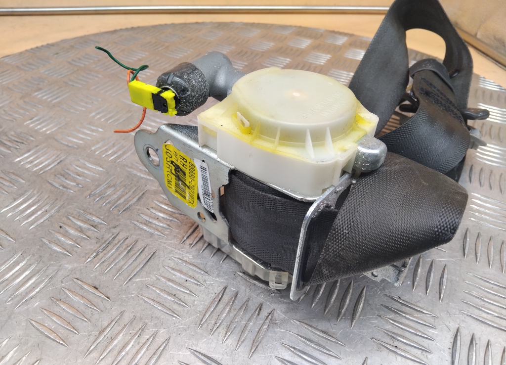 Ремень безопасности с пиропатроном