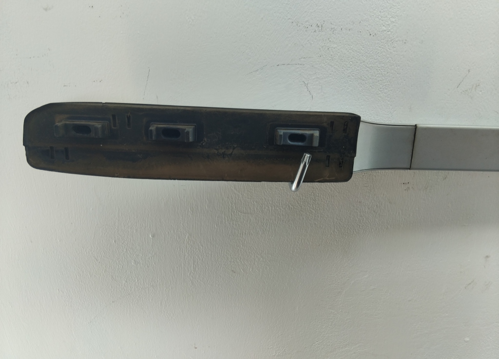 Рейлинг (релинг) правый (планка на крышу)