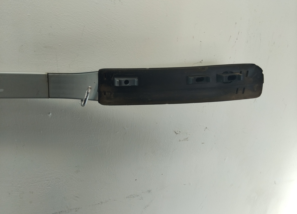 Рейлинг (релинг) правый (планка на крышу)