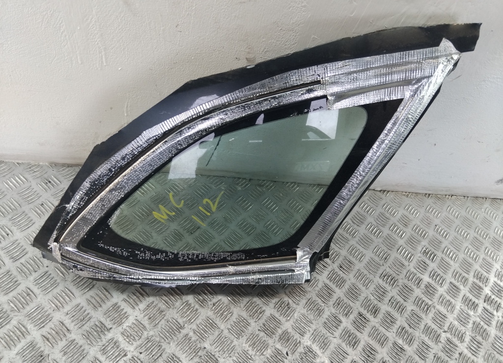 Стекло кузовное глухое правое