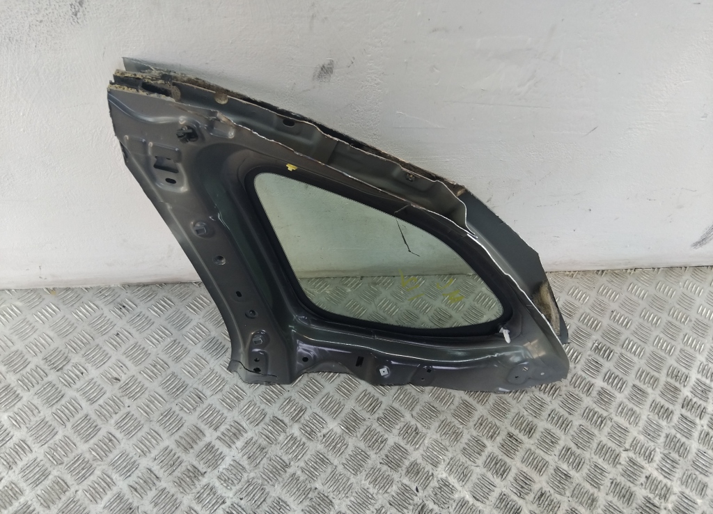 Стекло кузовное глухое правое