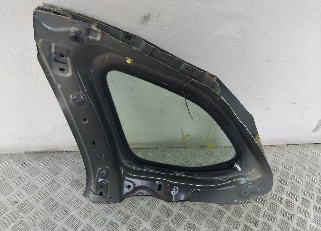 Стекло кузовное глухое правое