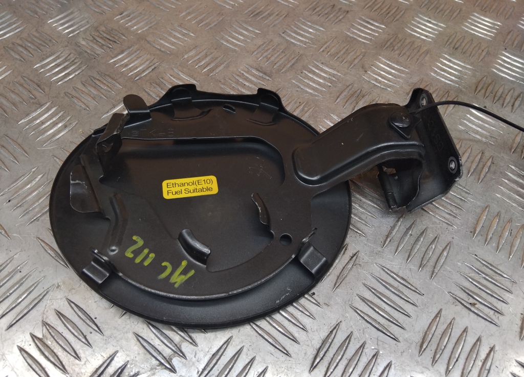 Лючок бензобака