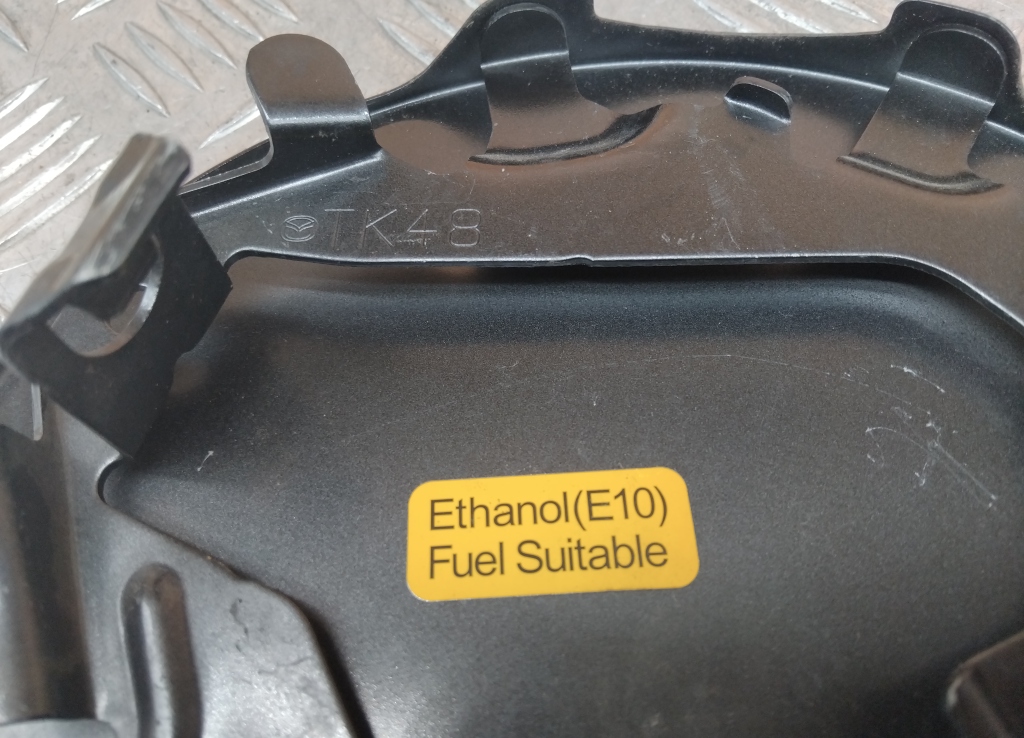 Лючок бензобака