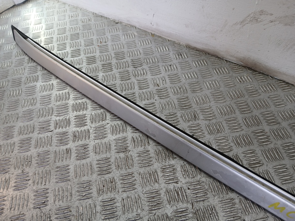 Рейлинг (релинг) левый (планка на крышу)