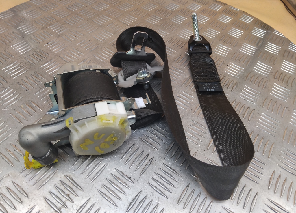 Ремень безопасности с пиропатроном