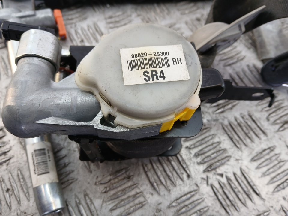 Ремень безопасности с пиропатроном