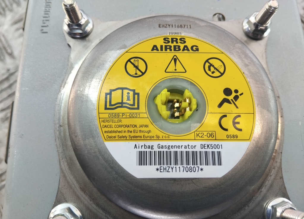 Подушка безопасности пассажирская (в торпедо)