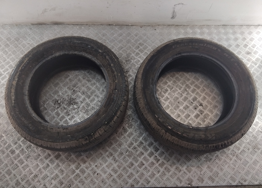 Шины комплект (2 шт.)