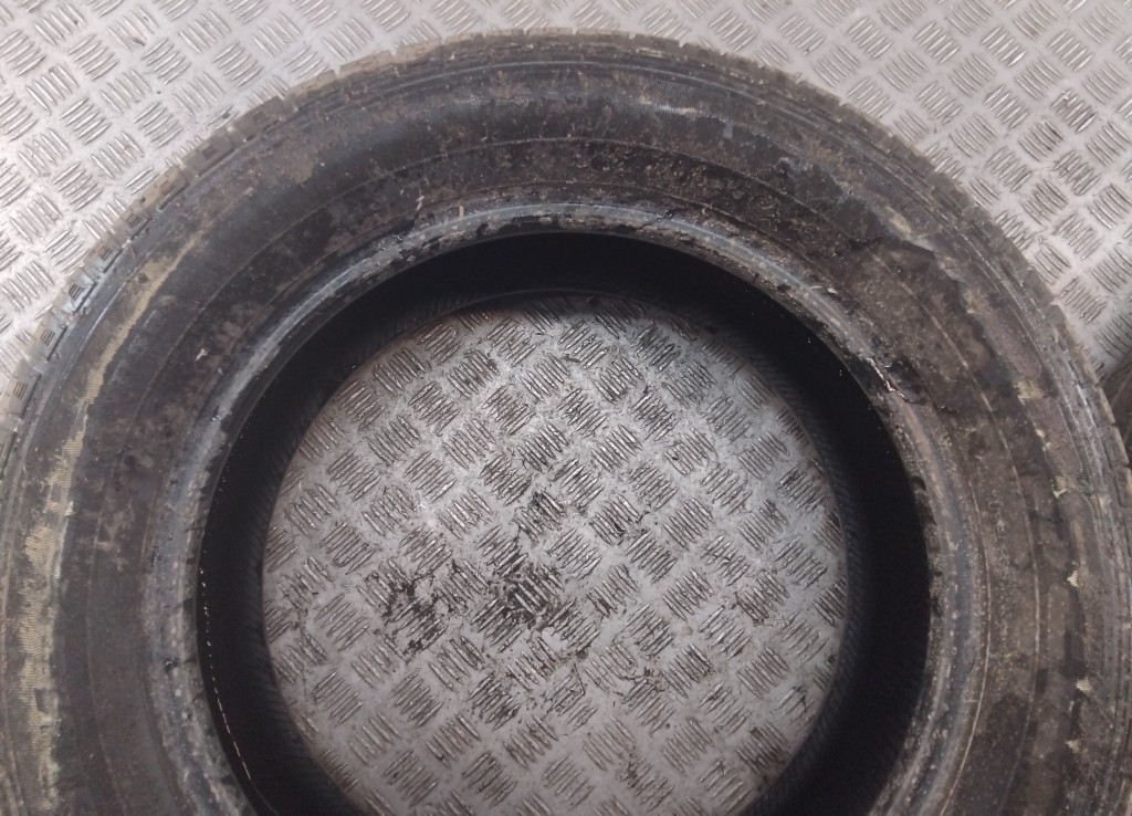 Шины комплект (2 шт.)