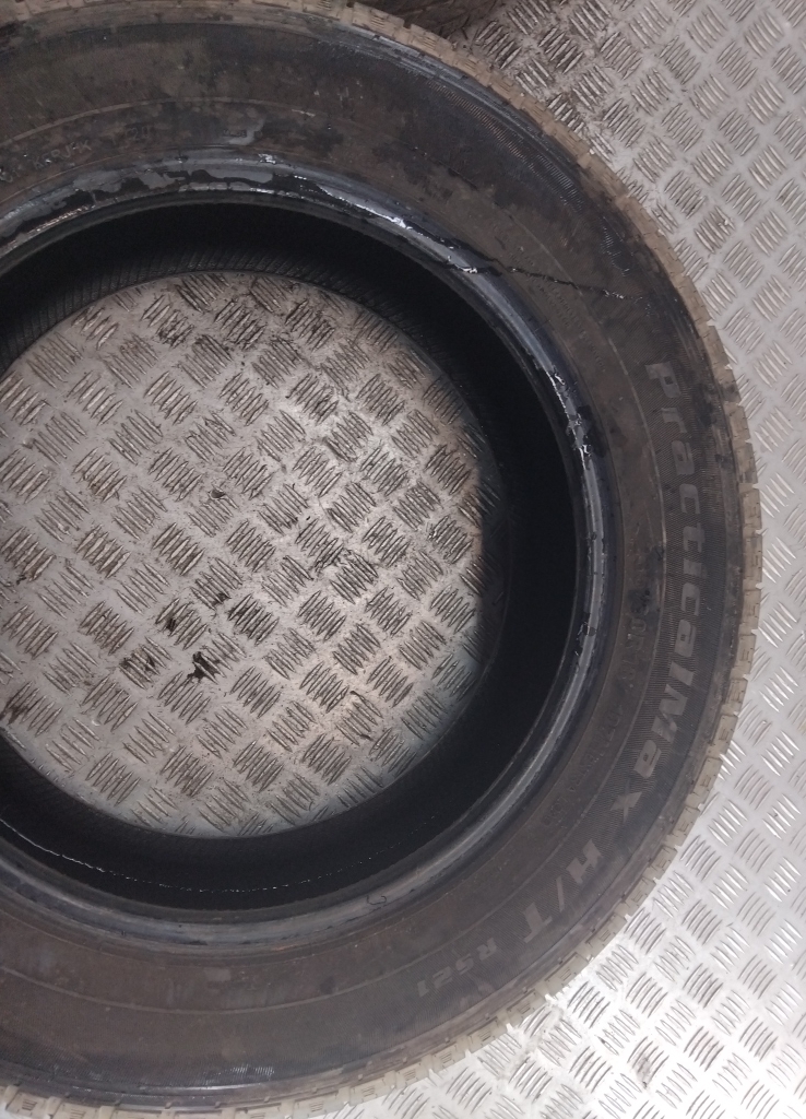 Шины комплект (2 шт.)