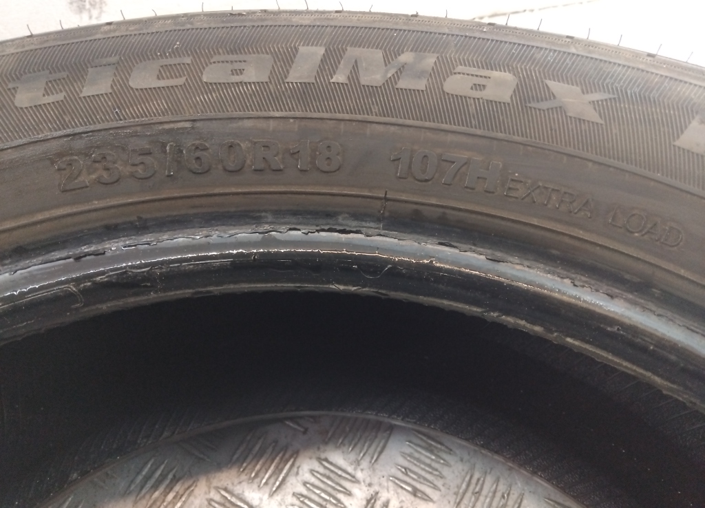 Шины комплект (2 шт.)