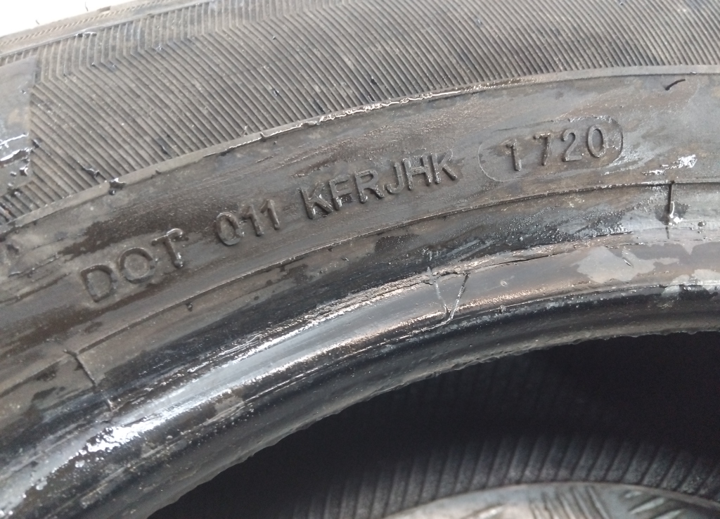 Шины комплект (2 шт.)