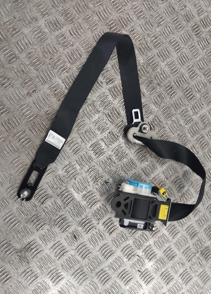 Ремень безопасности с пиропатроном