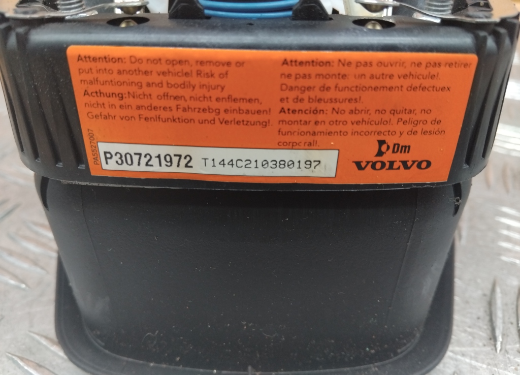 Подушка безопасности в рулевое колесо