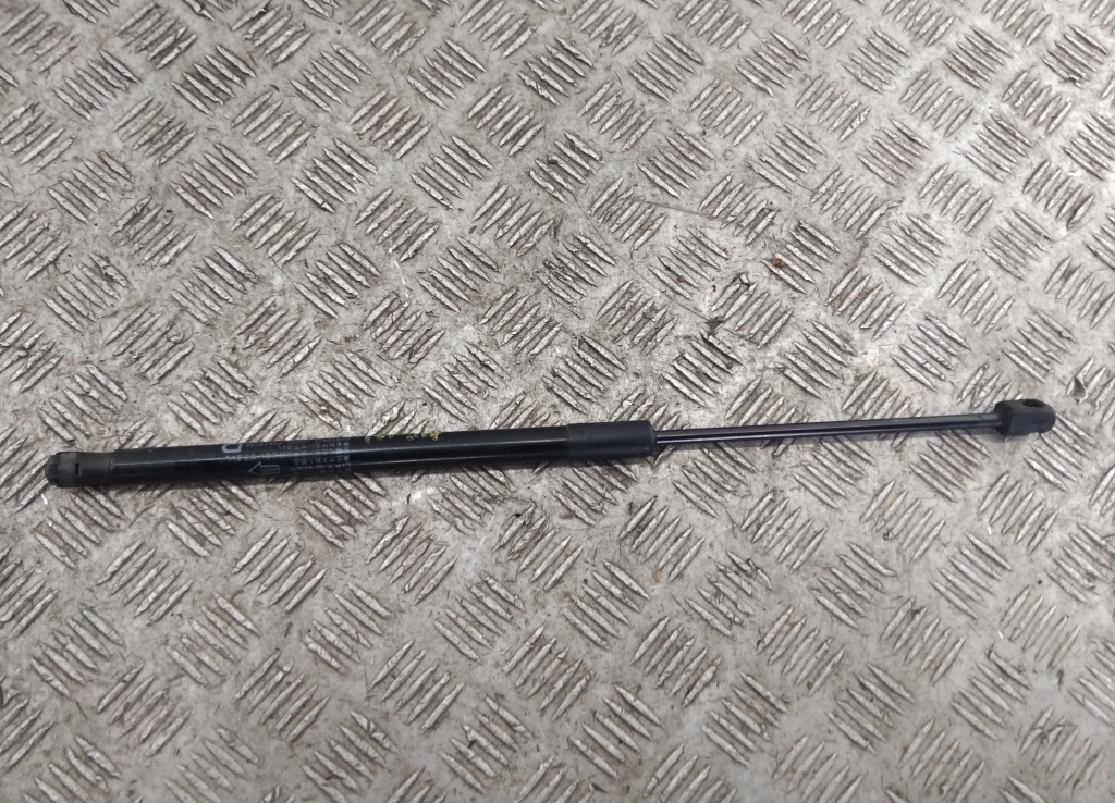 Амортизатор двери багажника