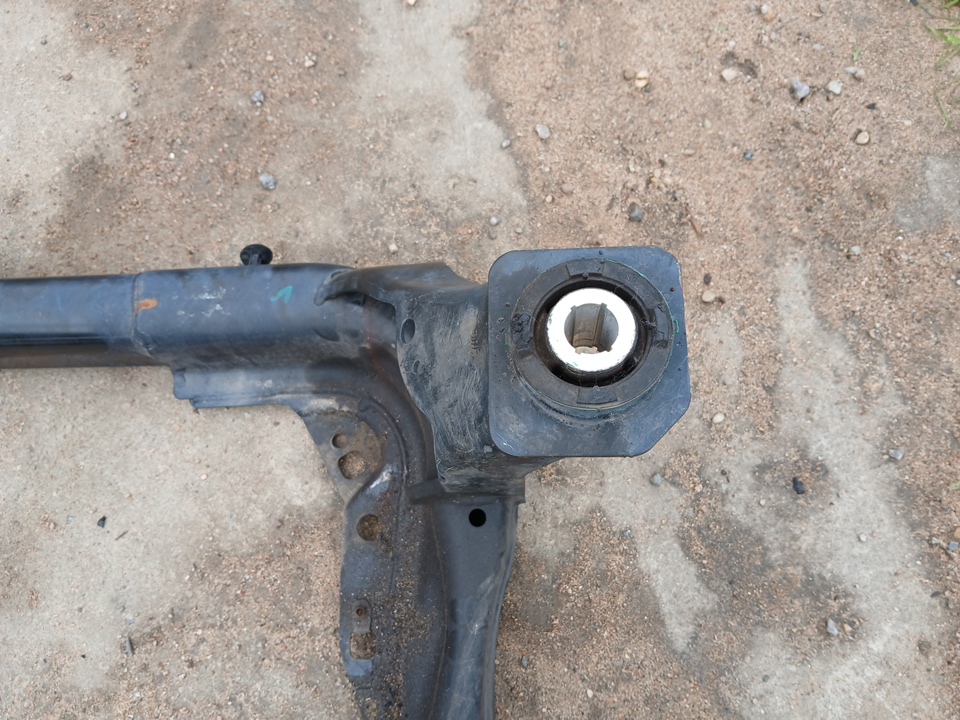 Балка подмоторная