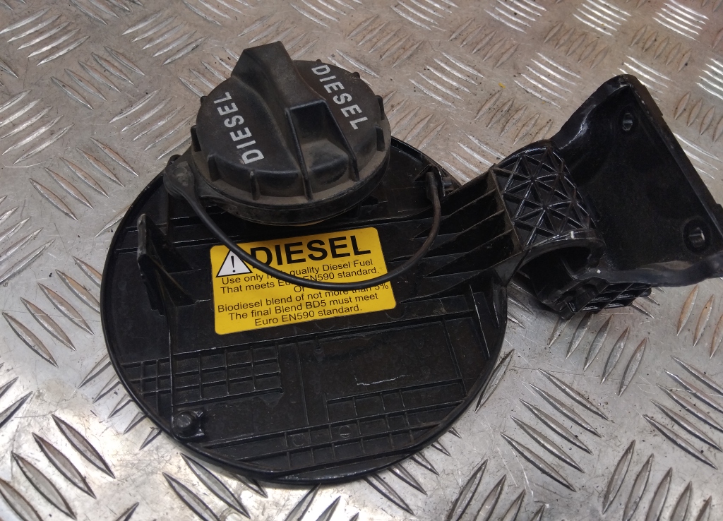 Лючок бензобака