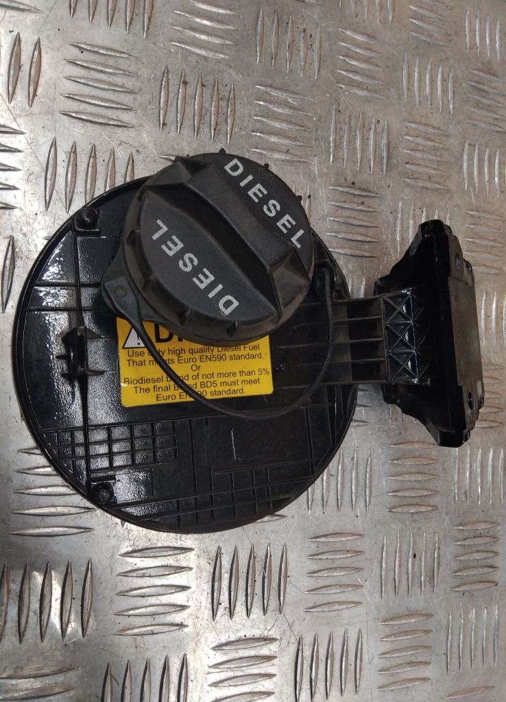 Лючок бензобака