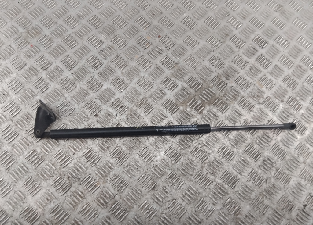 Амортизатор двери багажника