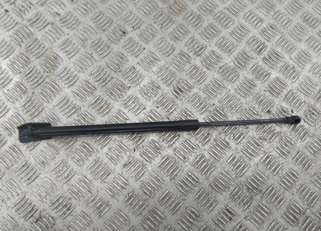 Амортизатор крышки багажника