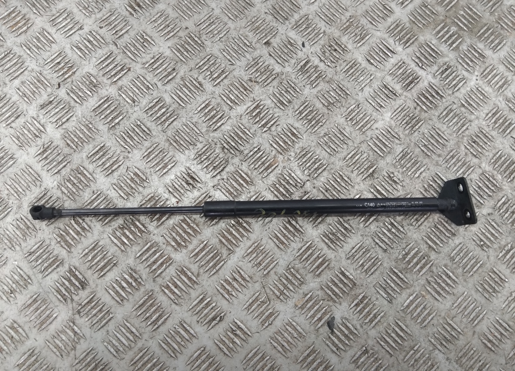 Амортизатор крышки багажника