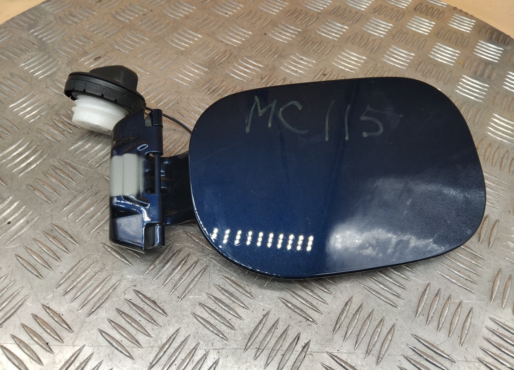 Лючок бензобака