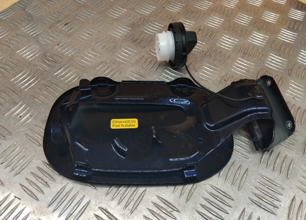 Лючок бензобака