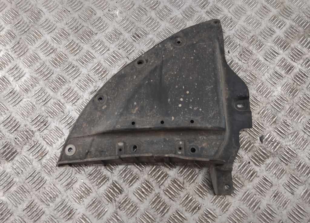 Пыльник переднего бампера