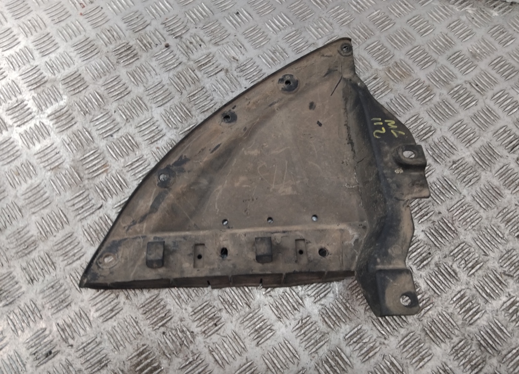 Пыльник переднего бампера