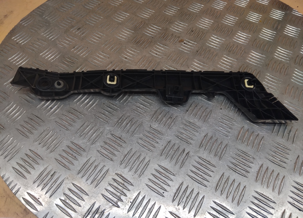 Кронштейн заднего бампера правый