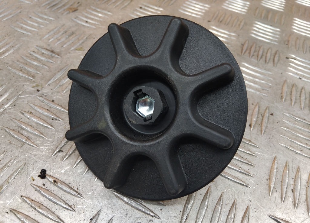 Кронштейн заднего бампера левый