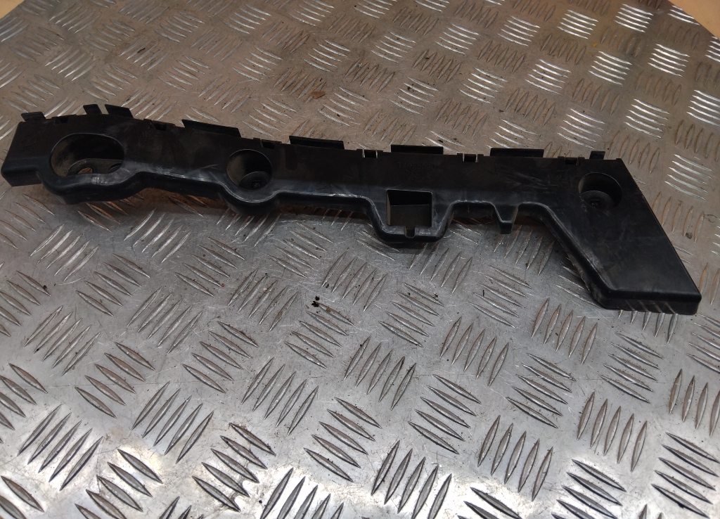 Кронштейн заднего бампера левый