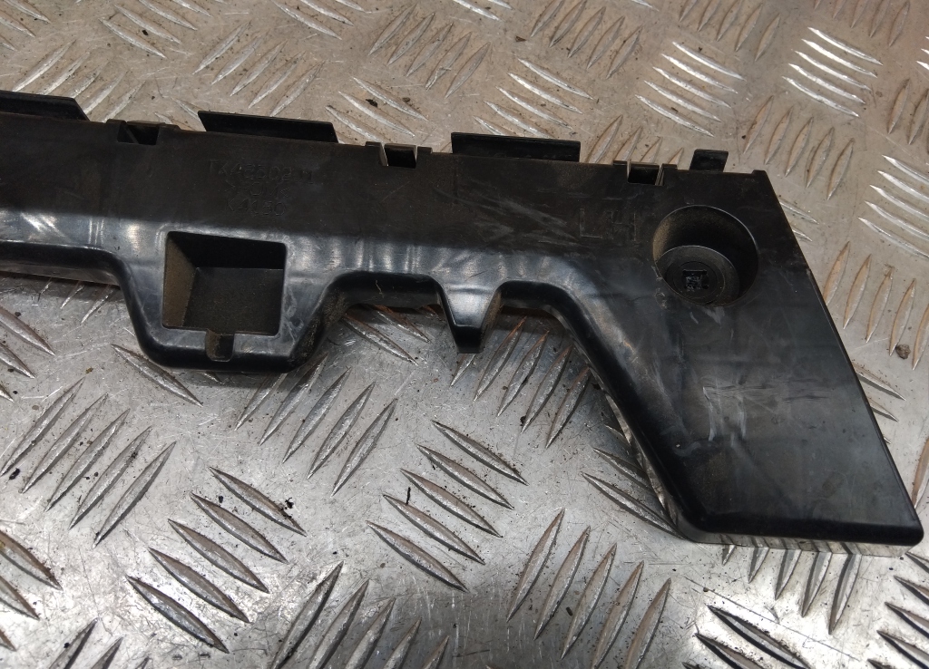 Кронштейн заднего бампера левый